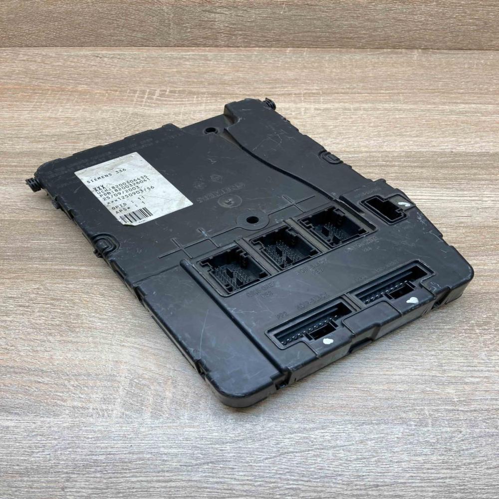 8200306435 8200326041  Comfort/convenience module Renault Megane II