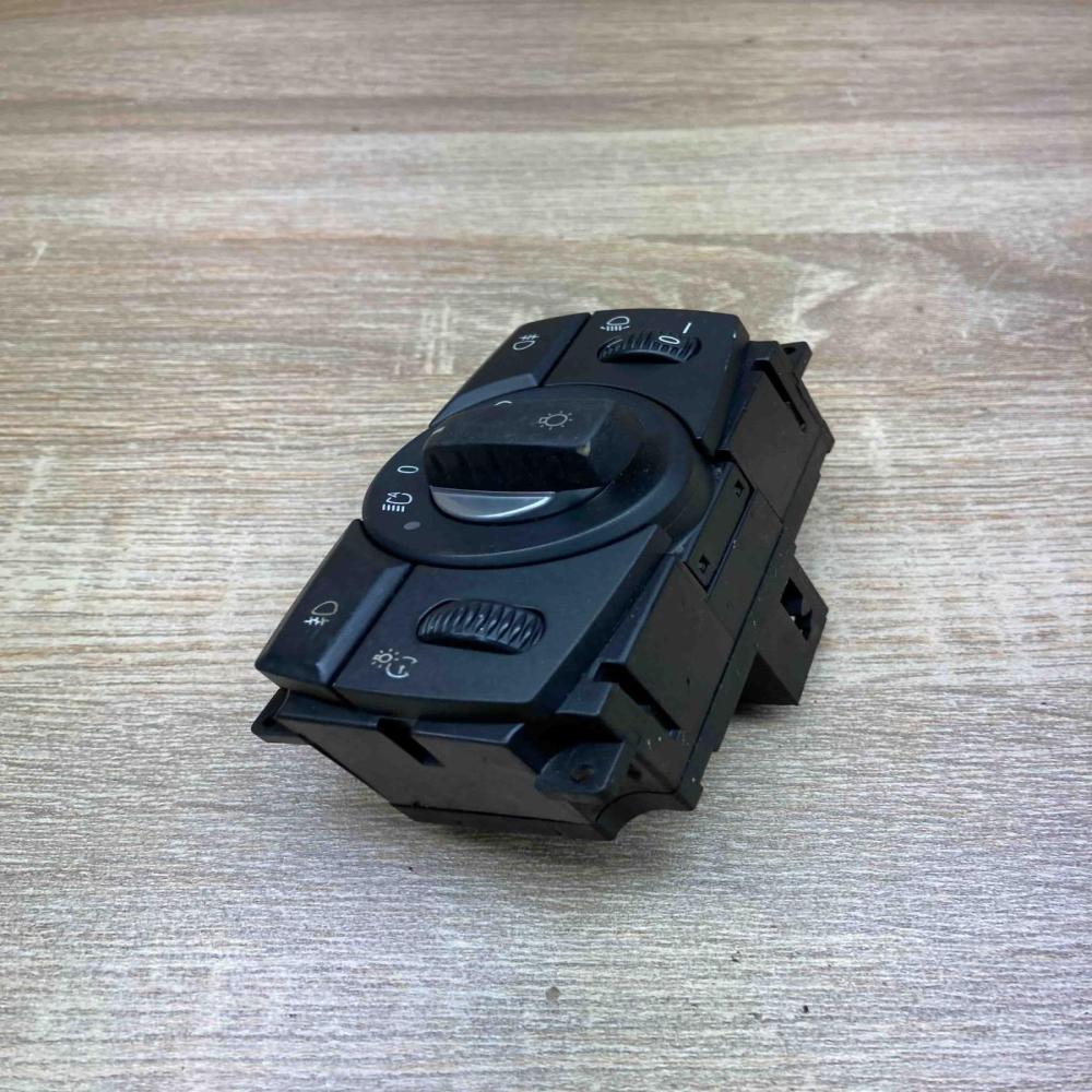 6988555 Used  Light switch BMW 5 E60 E61