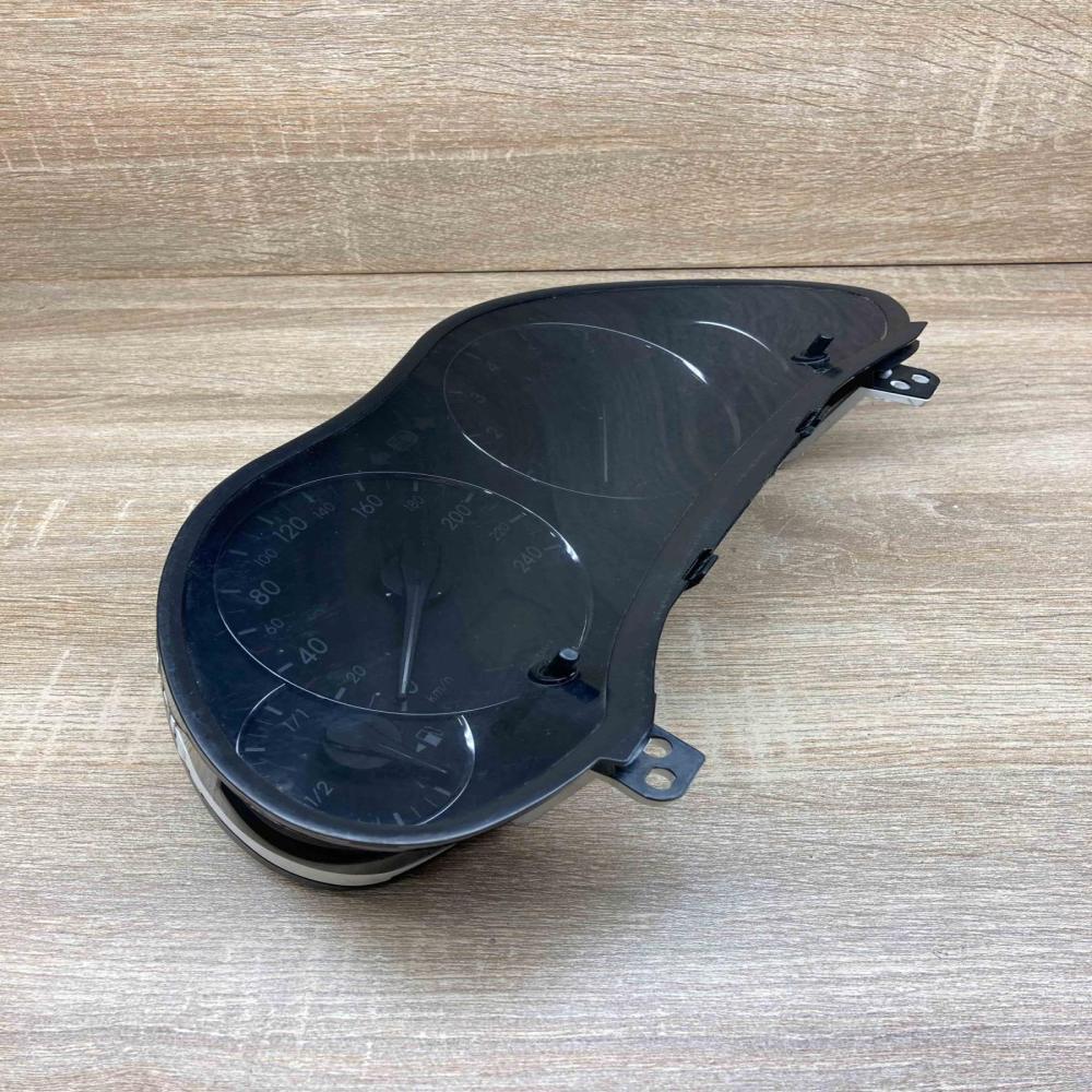 83800 05530 K MB257410 9767  Speedometer (instrument cluster) Toyota Avensis T25