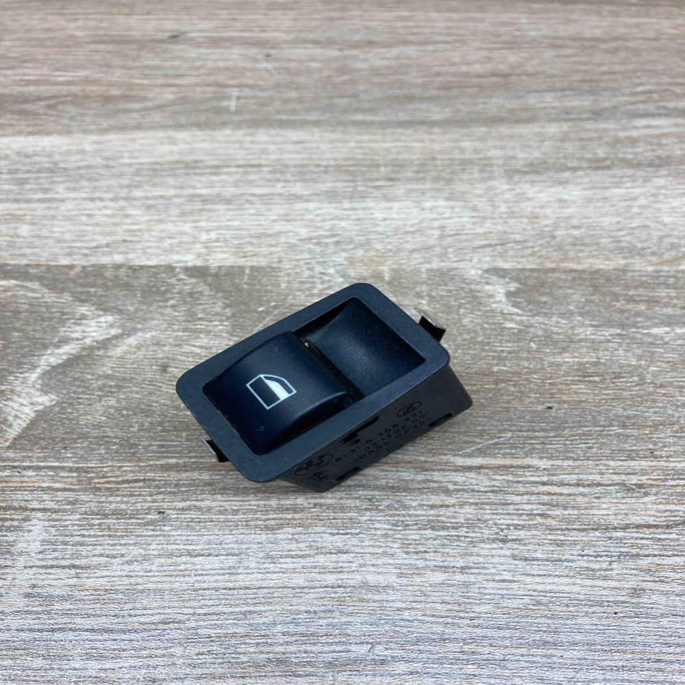 8368921   Electric window control switch BMW 3 E46
