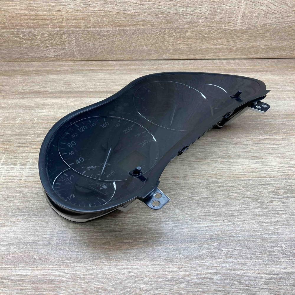83800 05531 MB257420 6720  Speedometer (instrument cluster) Toyota Avensis T250