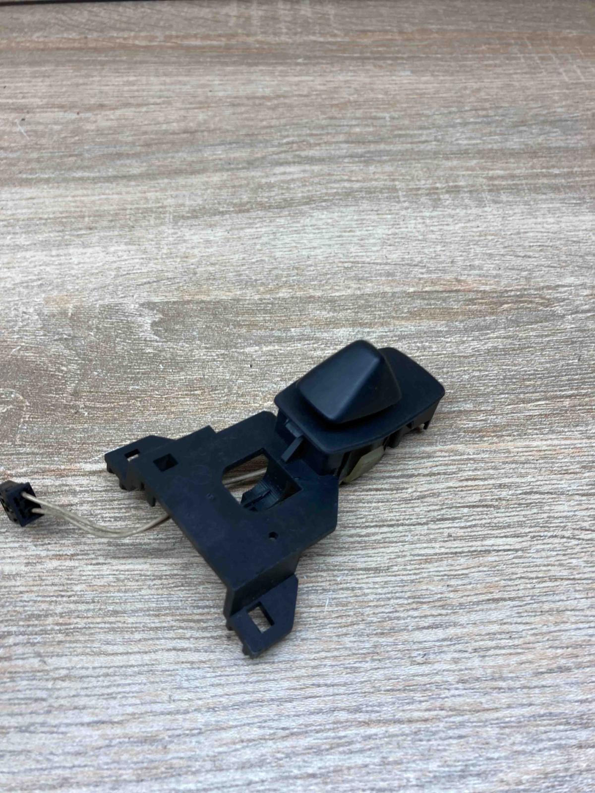 6947786 676786  Steering wheel adjustment switch BMW 5 E60 E61