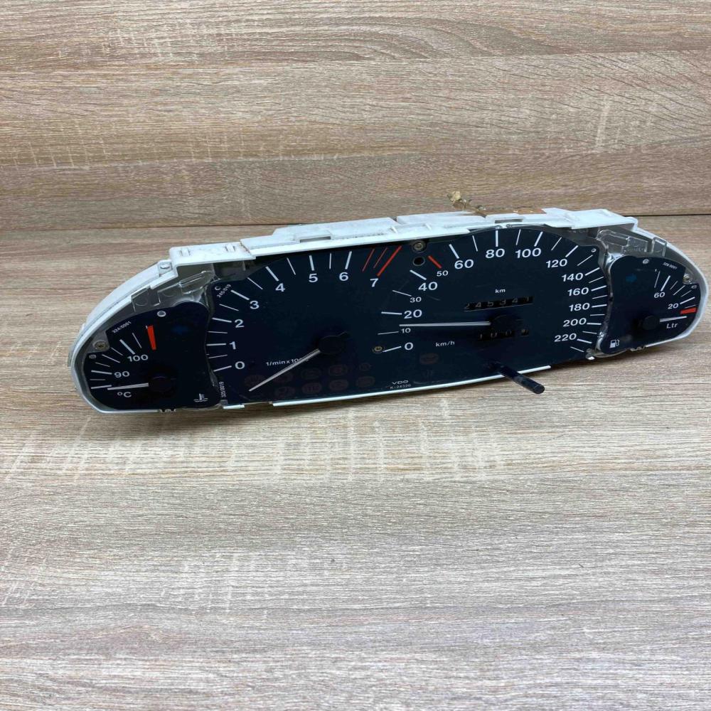 90493818 88481674  Speedometer (instrument cluster) Opel Omega B1