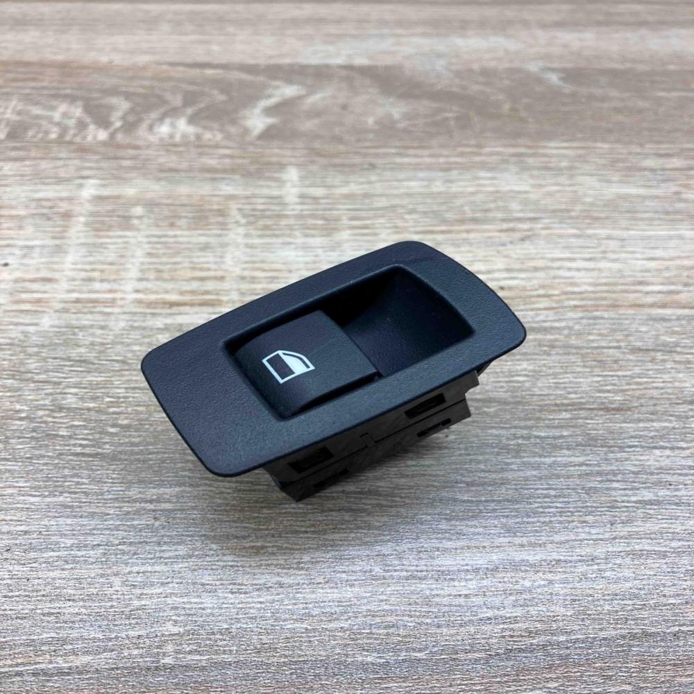 9208106   Electric window control switch BMW 1 F20 F21