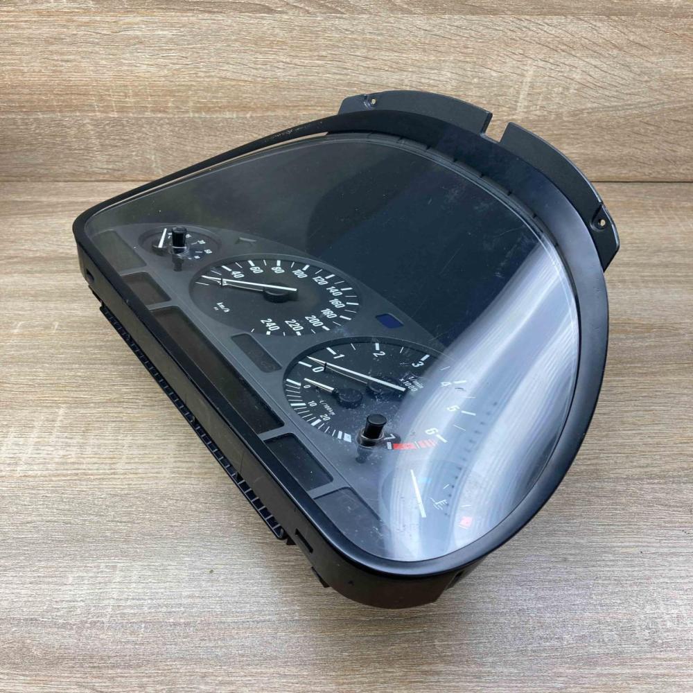8370082 8374336  Speedometer (instrument cluster) BMW 5 E39