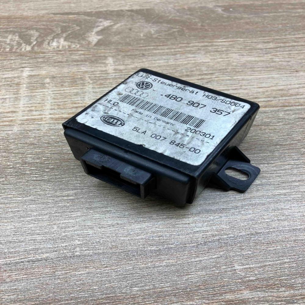 4B0907357 5LA007845  Light module LCM Audi A4 S4 B5 8D