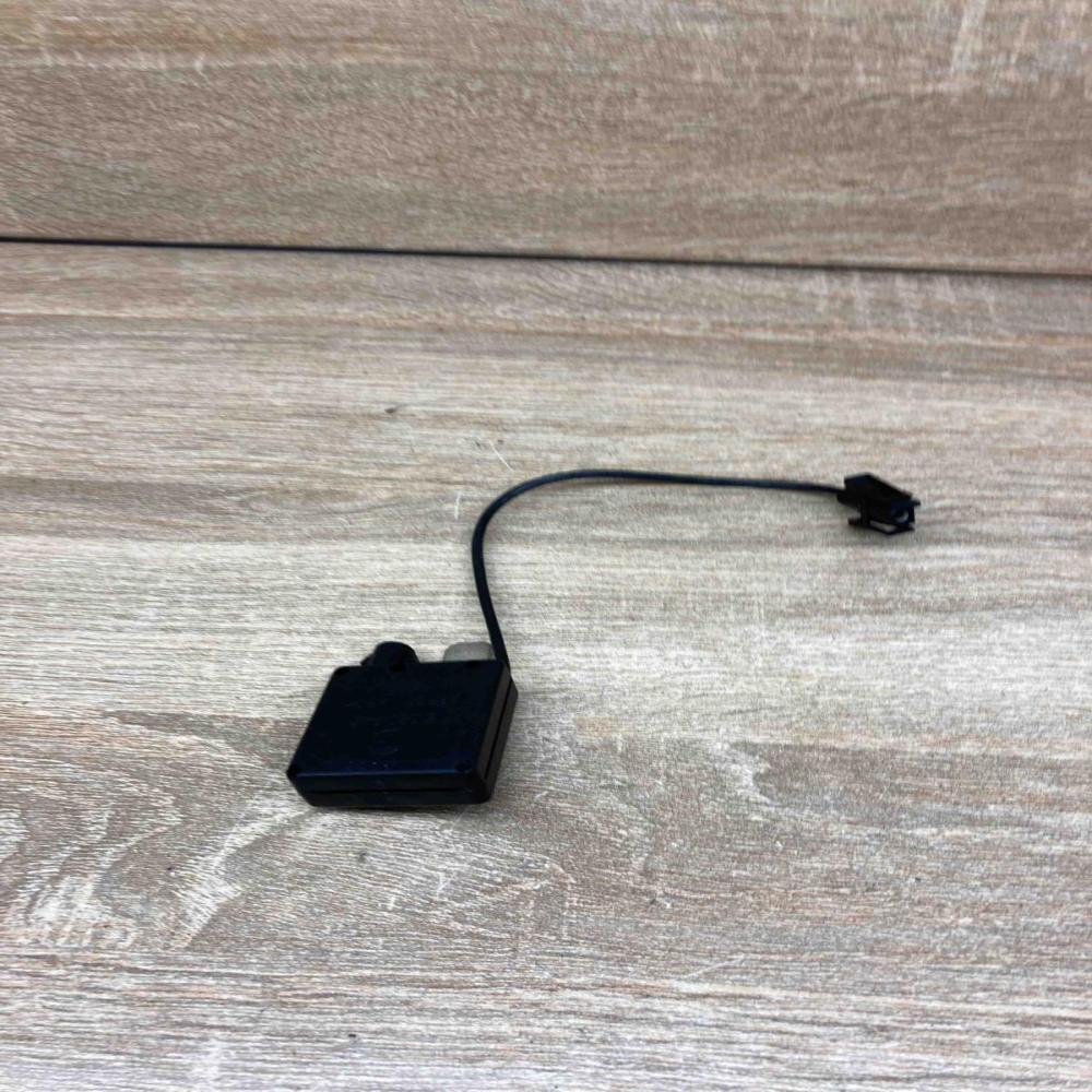 8380945   Antenna control unit BMW 5 E39