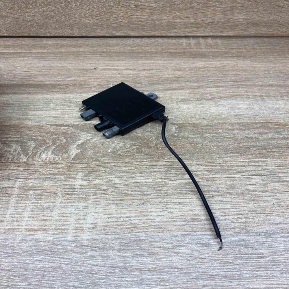8377817   Aerial antenna amplifier BMW 5 E39