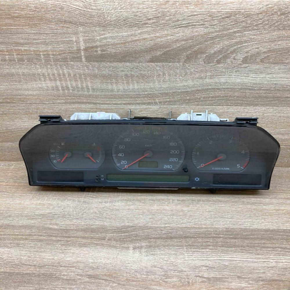 9451530 9472523  Speedometer (instrument cluster) Volvo S70  V70  V70 XC
