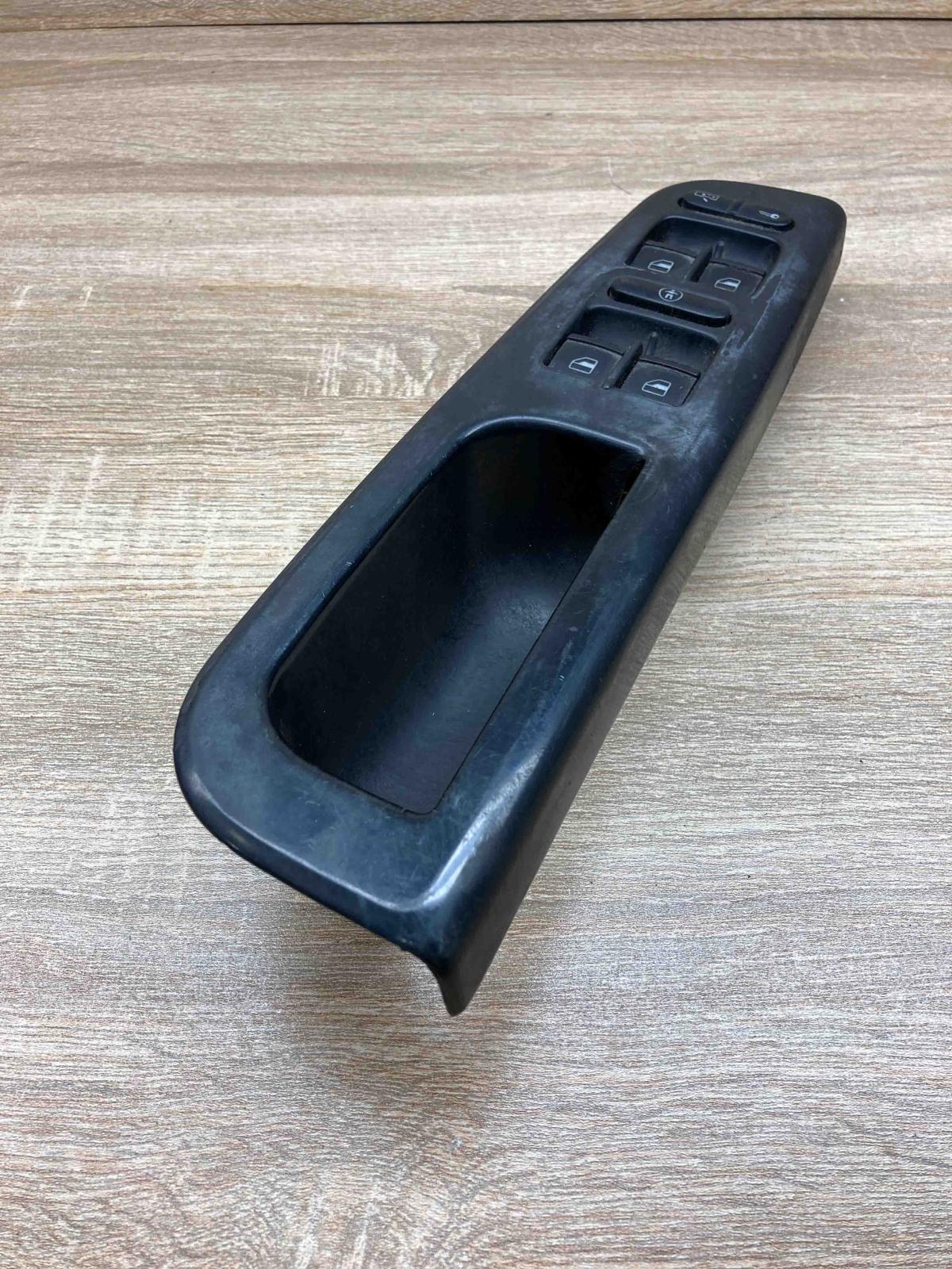 1J4959857   Electric window control switch Volkswagen Golf IV