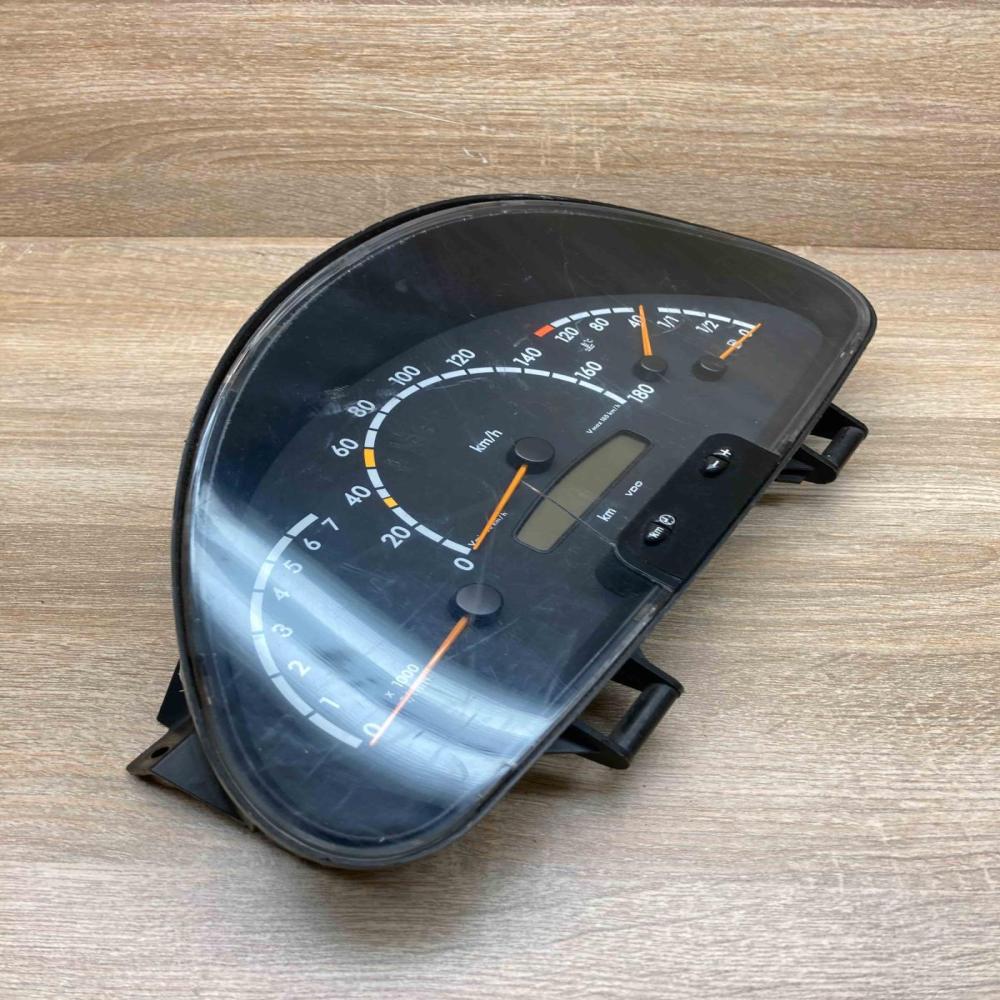A0014468621   Speedometer (instrument cluster) Mercedes-Benz Sprinter W901 W902