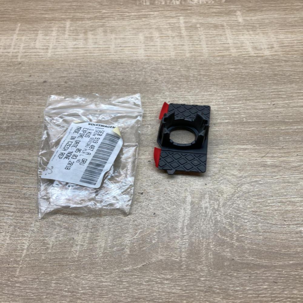 5E0919487A   Rear parking sensor holder (PDC) Skoda Octavia Mk3 (5E)