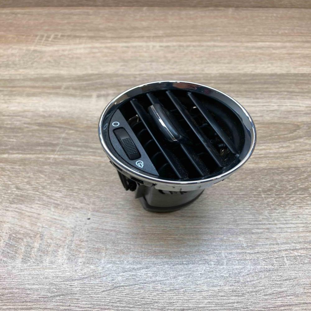 9658515377 1005163  Dash center air vent grill Peugeot 308