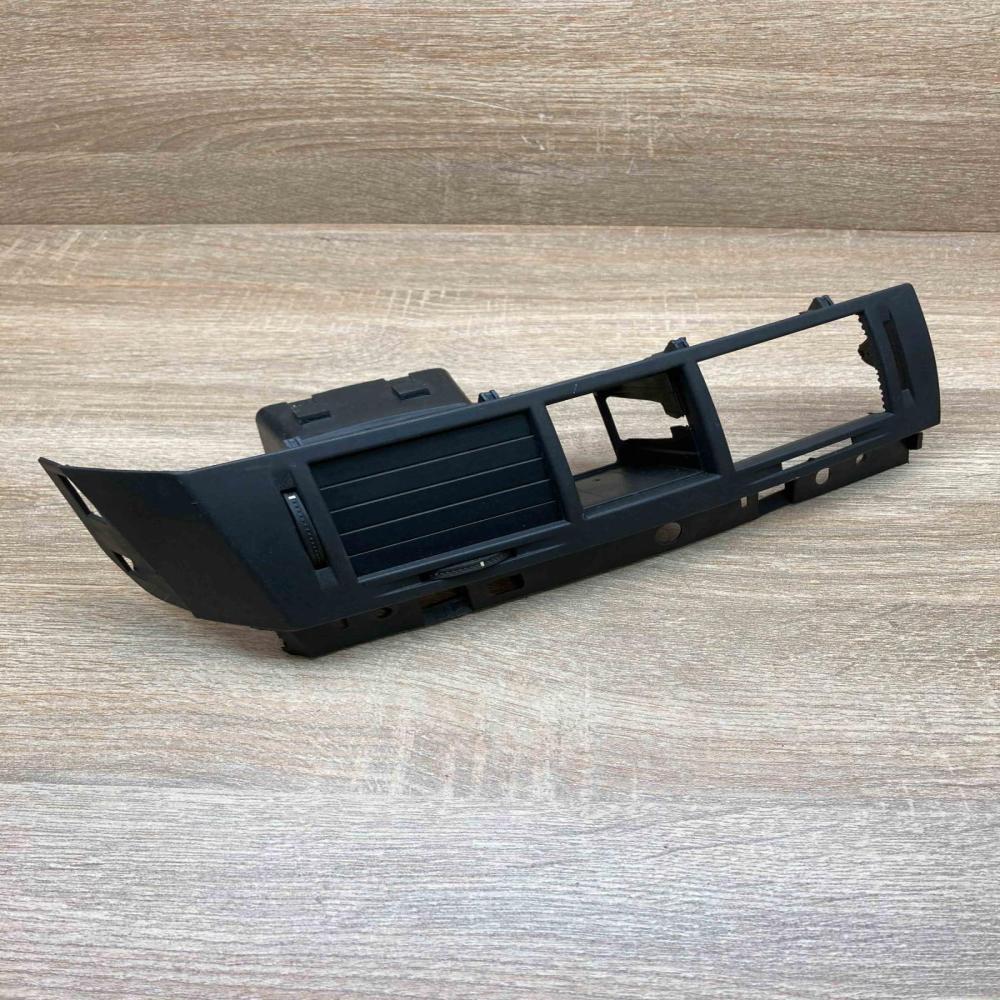 464652911 13107741  Dash center air vent grill Opel Meriva A