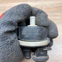 06B133459D 421213  Valve vacuum Audi A4 S4 B6 8E 8H