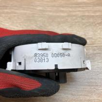 839500D050 A 03813  Hazard light switch Toyota Yaris