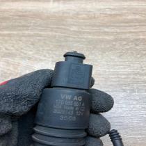 1T0955651A 3028143  Windscreen/windshield washer pump Audi A6 S6 C6 4F