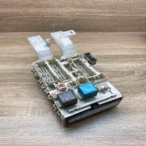 82730 52321 6G21 1866  Fuse module Toyota Yaris