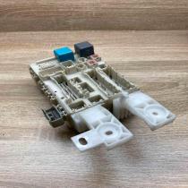 82730 52321 6G21 1866  Fuse module Toyota Yaris