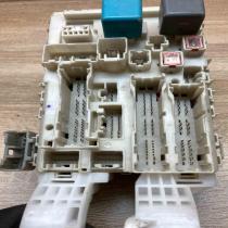 82730 52321 6G21 1866  Fuse module Toyota Yaris