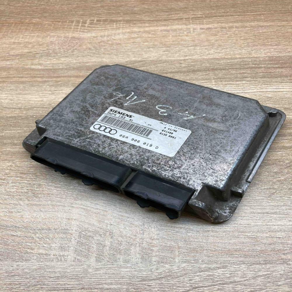 06A906019D 5WP419301  Engine control unit/module ECU Audi A3 S3 8L
