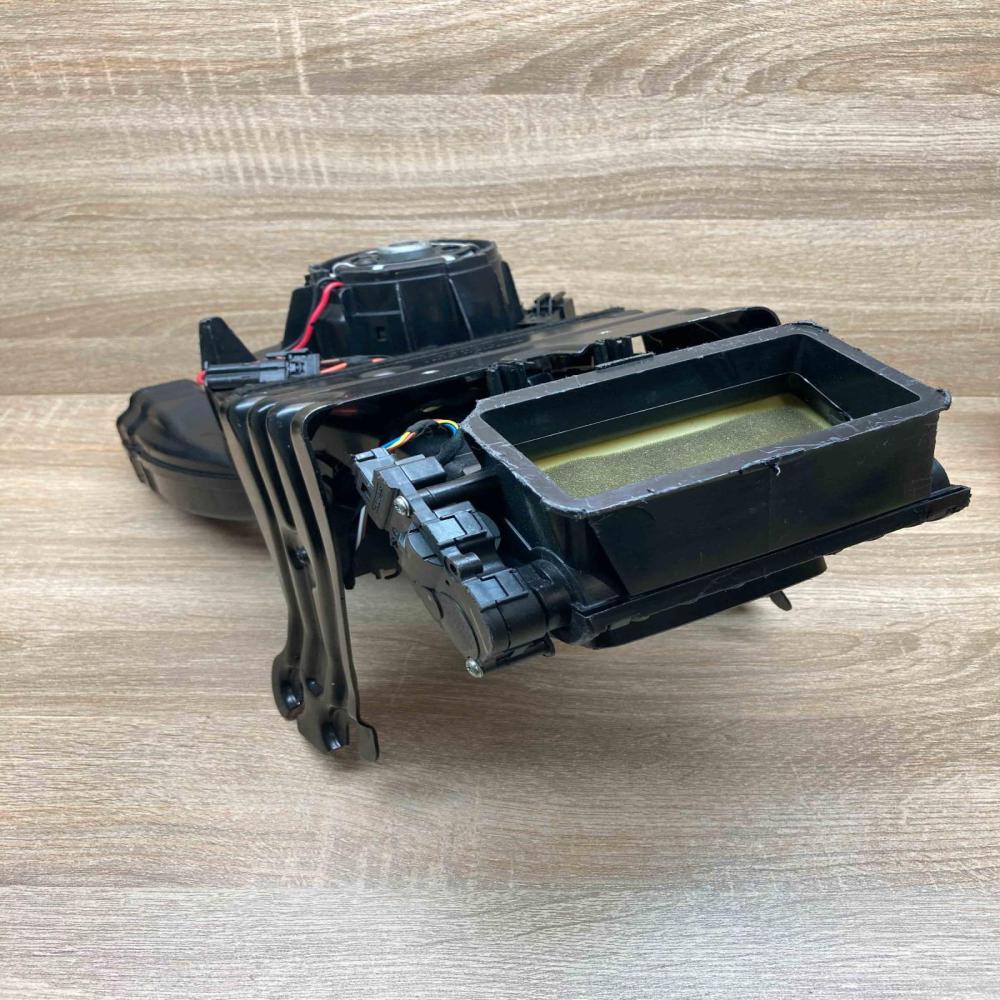 A1666800614   Interior heater climate box assembly Mercedes-Benz GLS X166