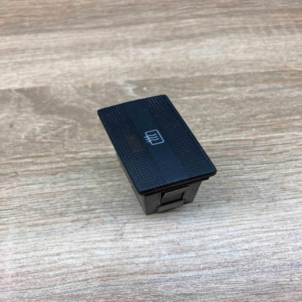 703959621 Used  Windscreen/window heater switch Volkswagen Transporter - Caravel