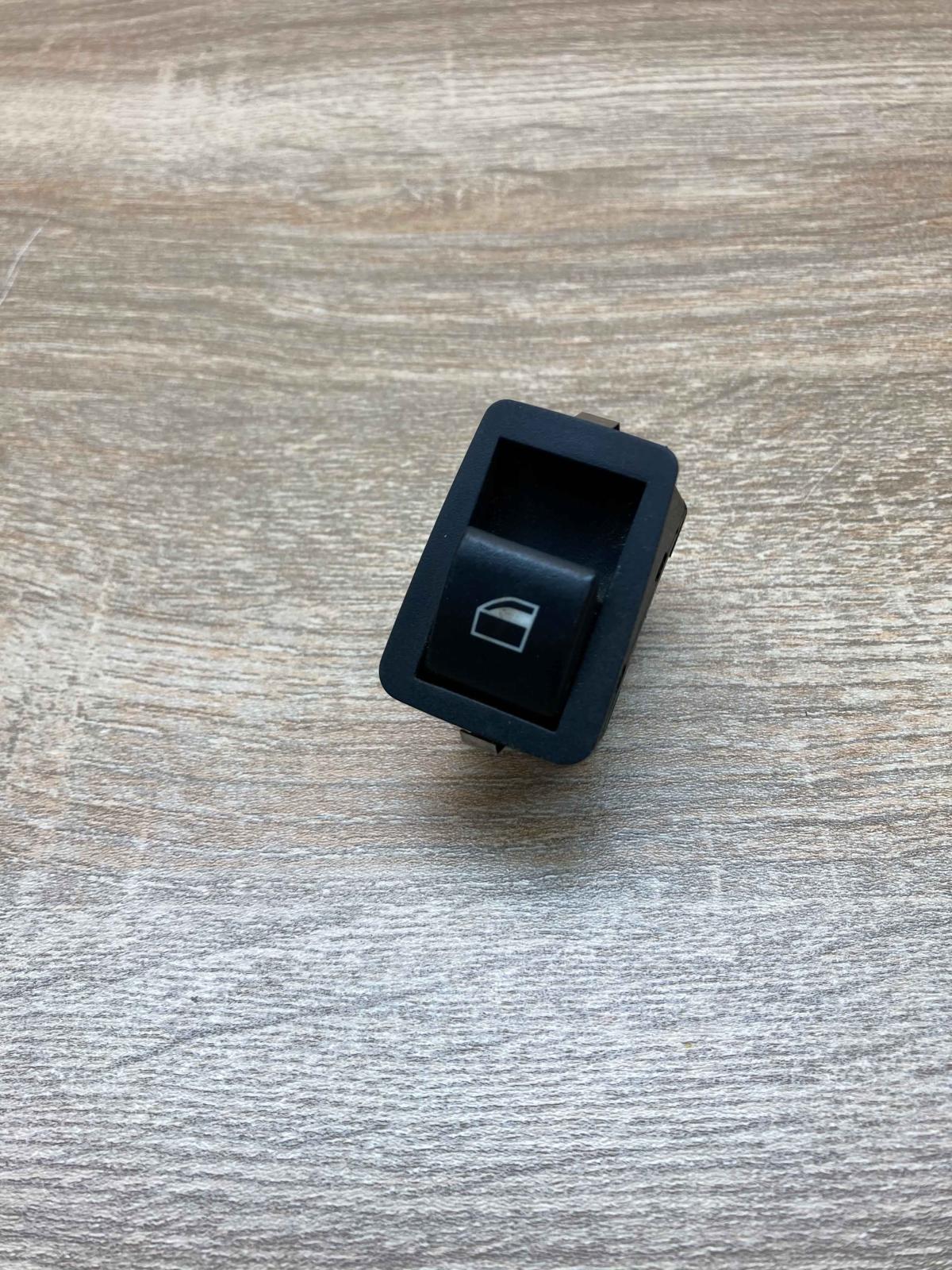 6902174   Electric window control switch BMW 3 E46