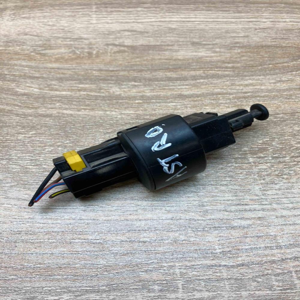 09132299 09174992 With Plug Brake pedal sensor switch Opel Astra G