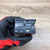 183575 769747E  Wing mirror switch Toyota Avensis T250
