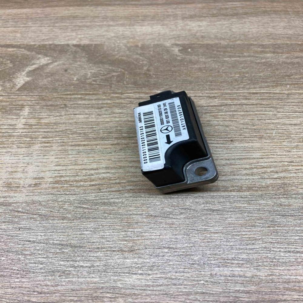0018205626   Airbag deployment crash/impact sensor Mercedes-Benz E W210