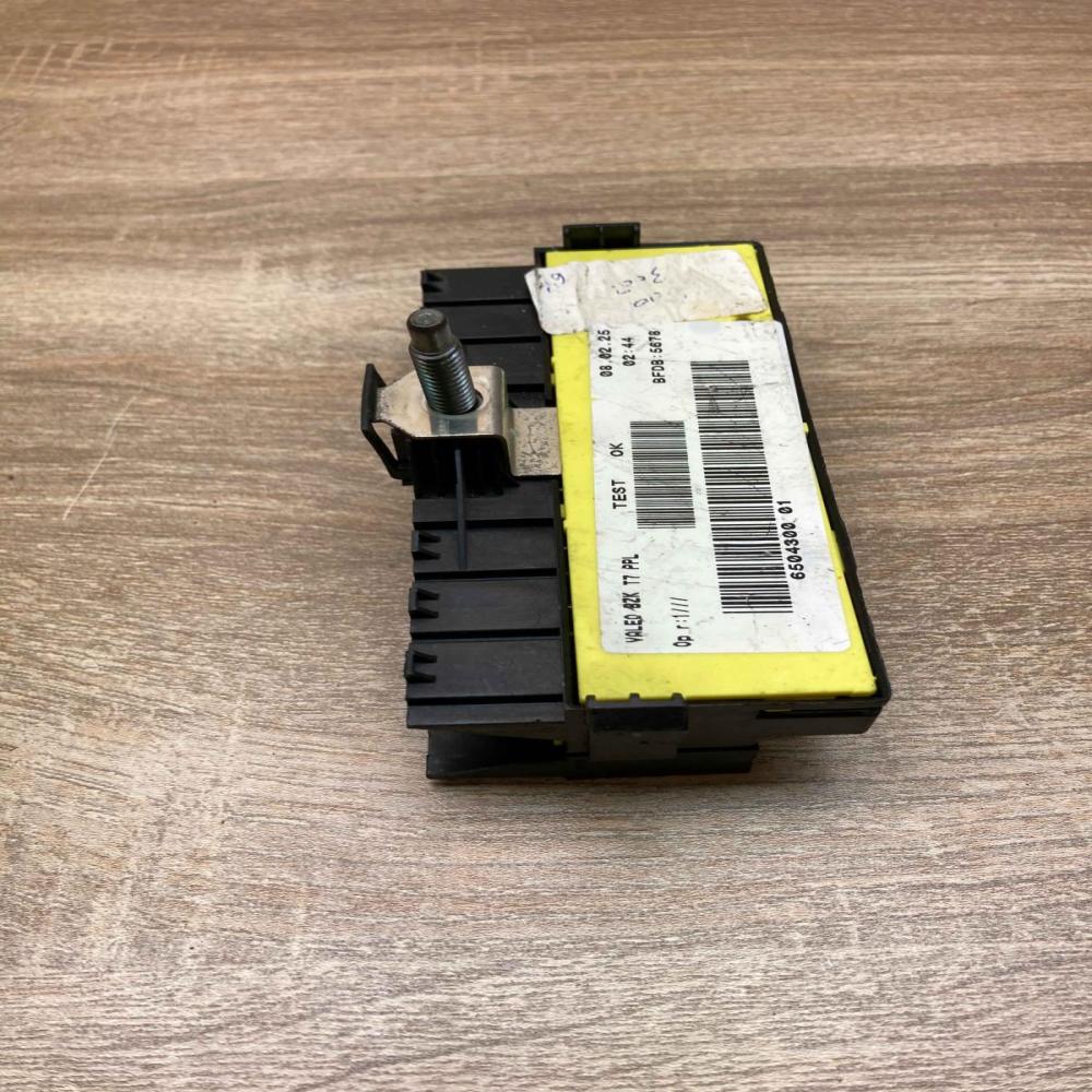 9636079380 Used  Fuse module Peugeot Expert