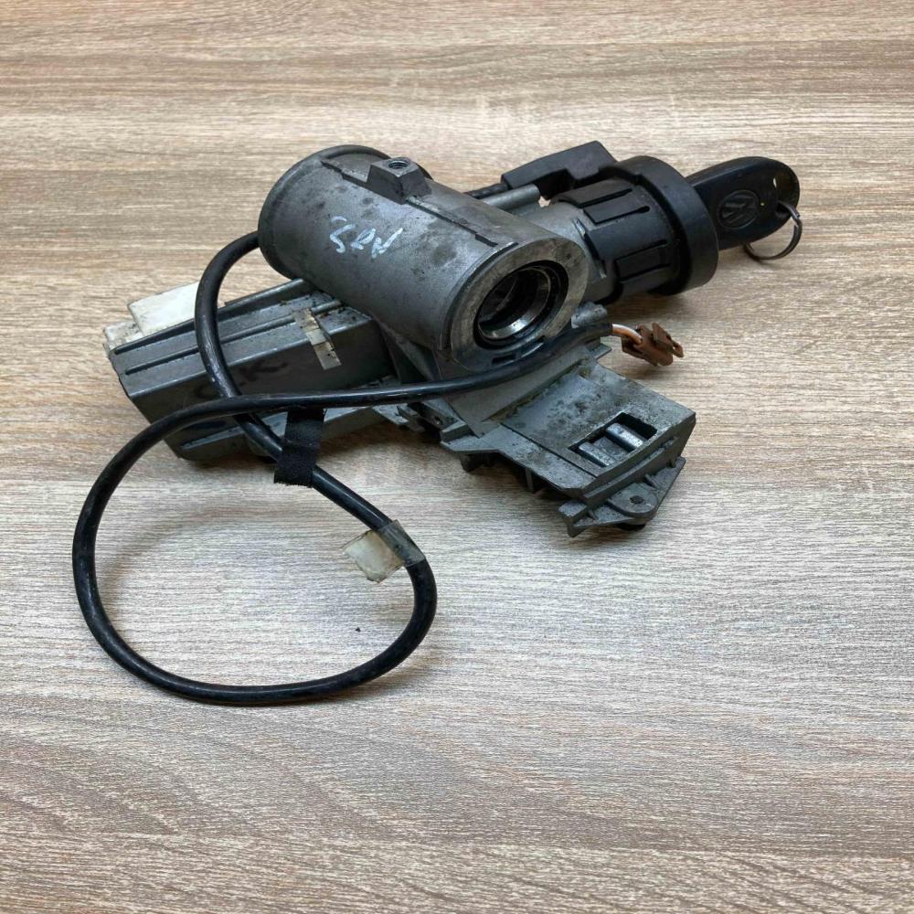 95VW 15607 BC P012106 With Key Ignition lock Ford Galaxy