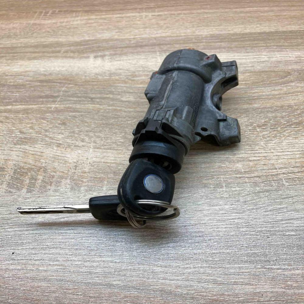 4B0905851C 4B0905849 With 2 Keys Ignition lock Volkswagen PASSAT B5