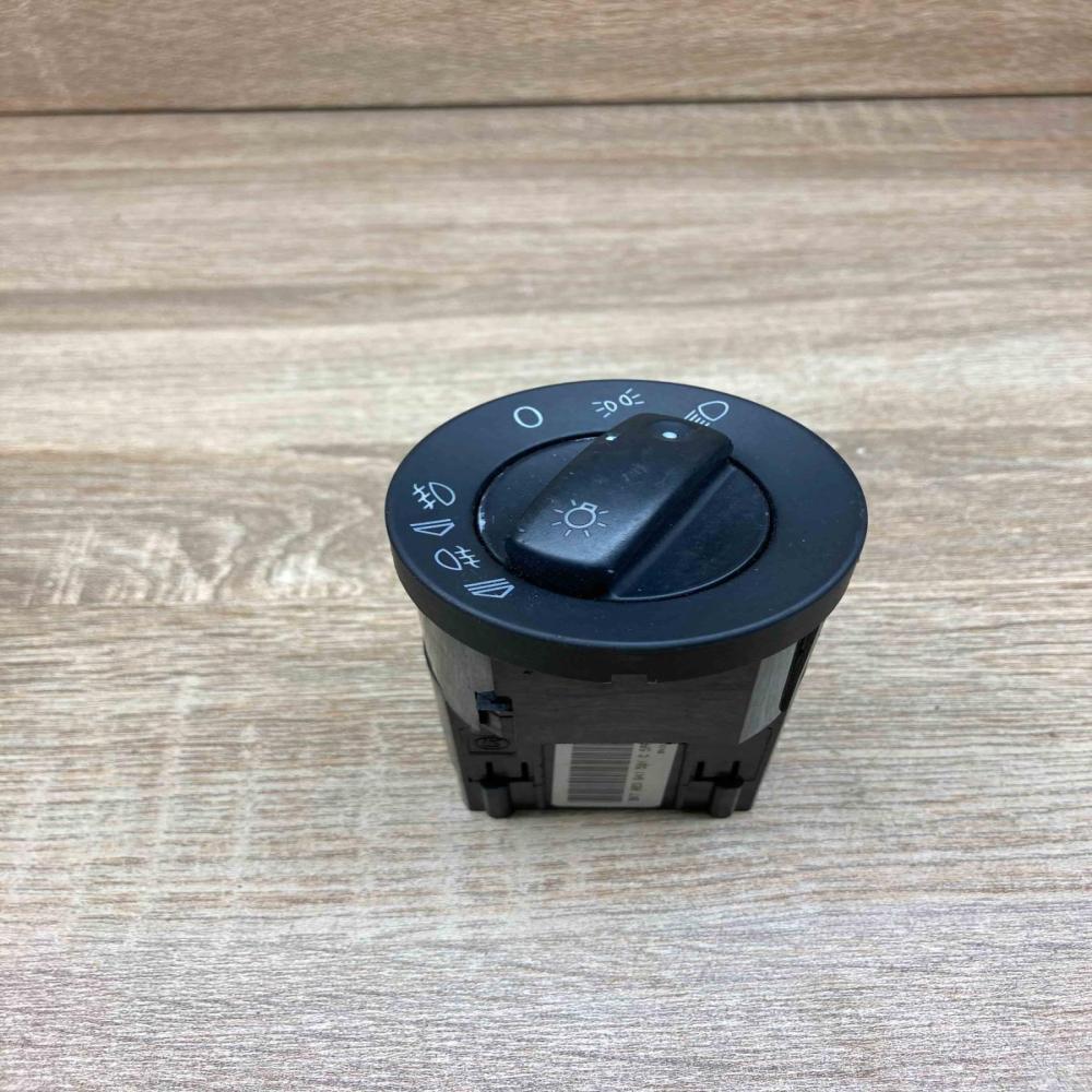 8E0941531C   Light switch Audi A4 S4 B7 8E 8H