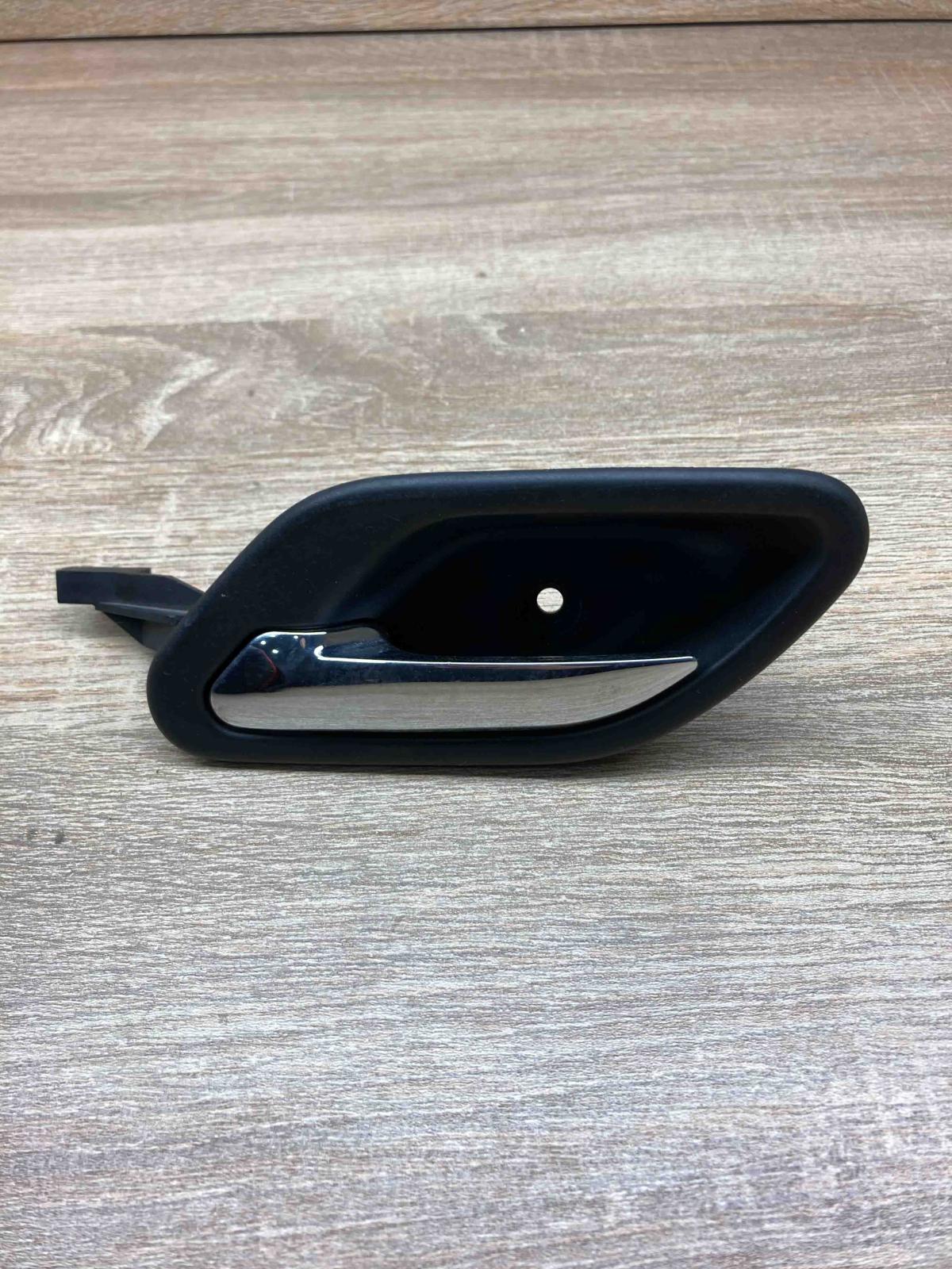 8226049 Used  Front door interior handle BMW 5 E39