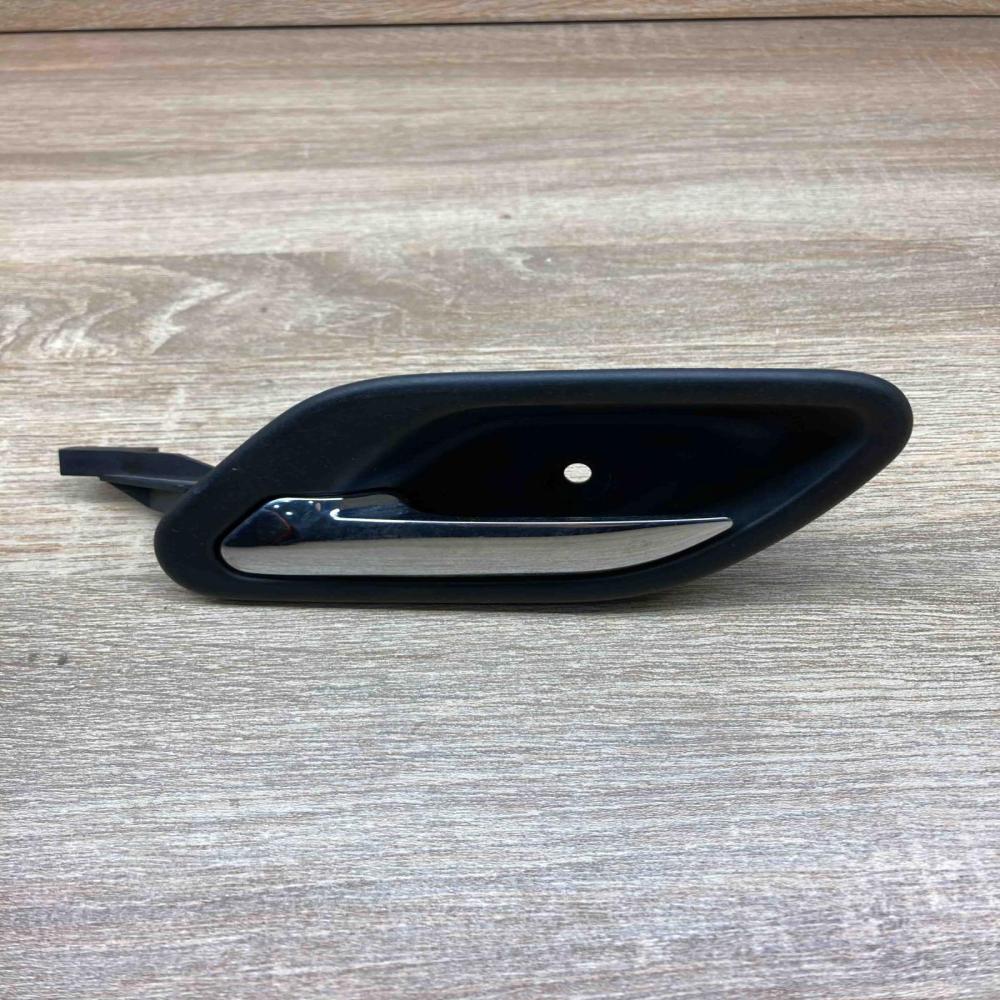8226049 Used  Front door interior handle BMW 5 E39
