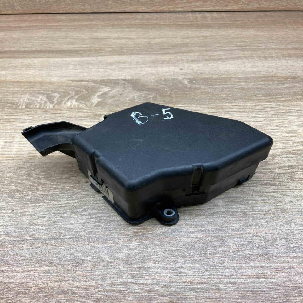 8D1941824   Fuse box set Audi A4 S4 B5 8D