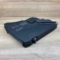 1747665   Fuse box cover BMW 7 E38