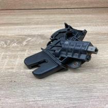 4K5827505B   Tailgate/trunk/boot lock/catch/latch Volkswagen PASSAT B5