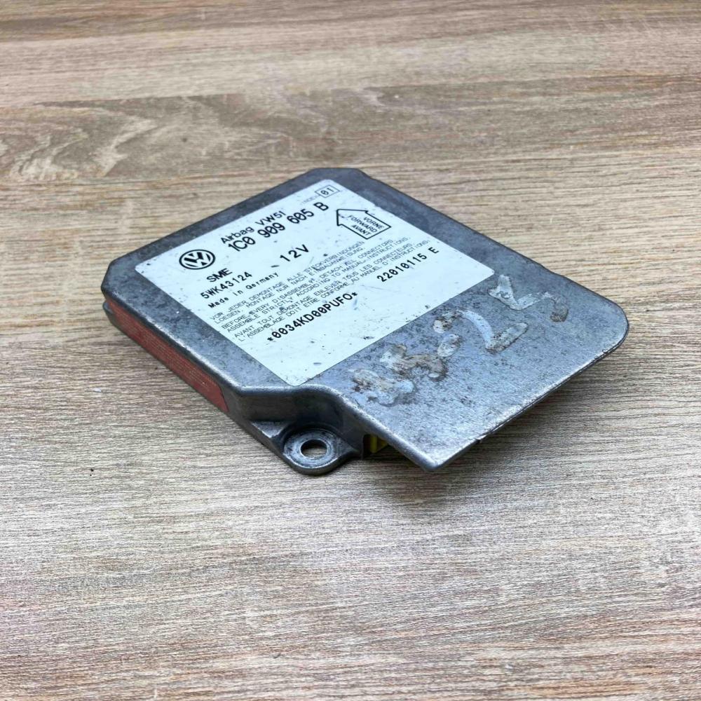 1C0909605B 5WK43128  Airbag control unit/module Volkswagen PASSAT B5.5
