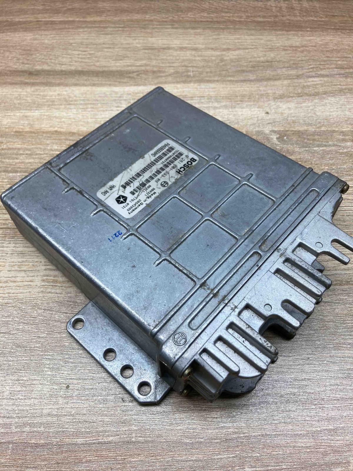 P04686660AD 0281001333  Engine control unit/module ECU Chrysler Voyager