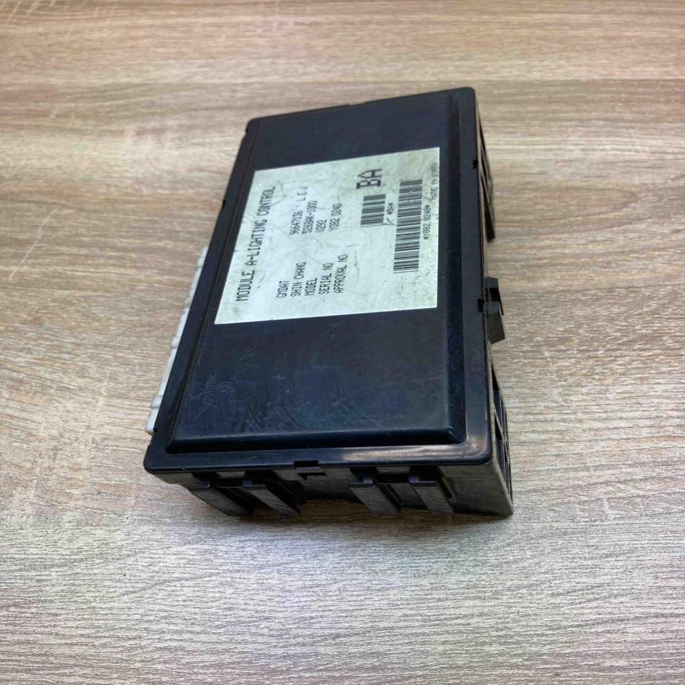 96647136 5268AK 1000  Light module LCM Chevrolet Epica