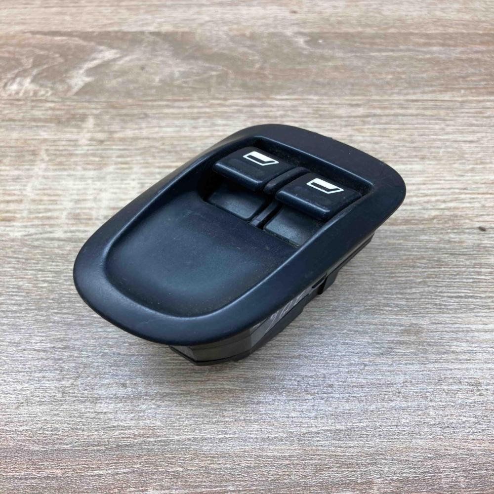 Peugeot 306   Electric window control switch Peugeot 306