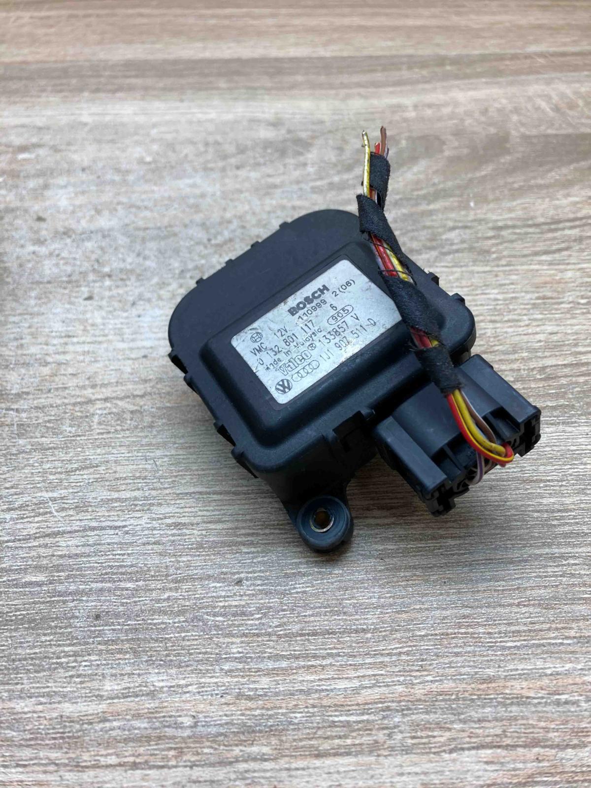 1J1907511D 0132801117 Used With Plug Air flap motor/actuator Volkswagen Golf IV