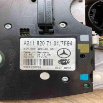 A2118207101 2JM009423  Front seat light Mercedes-Benz E W211