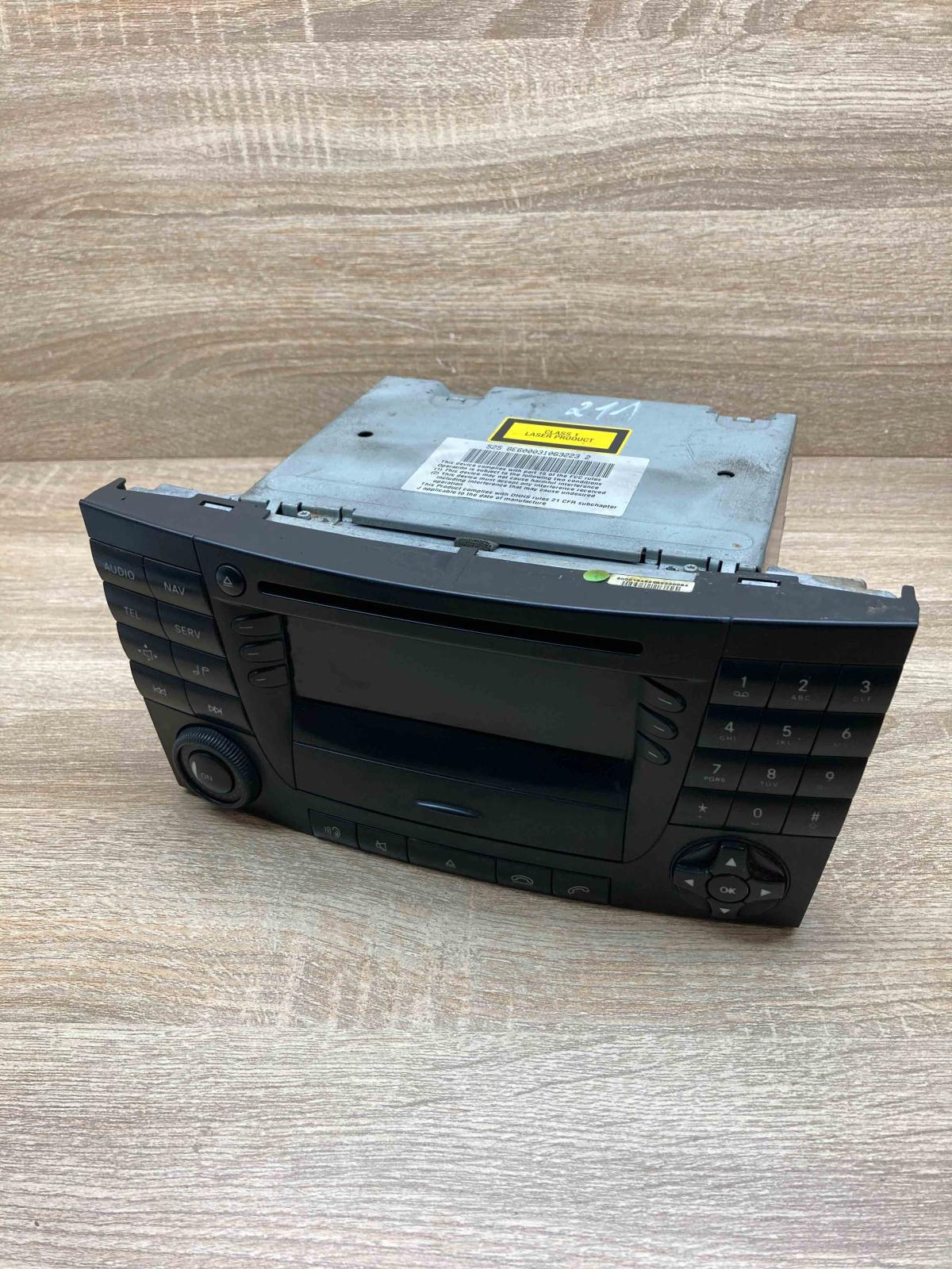 A2118200979   Radio/CD/DVD/GPS head unit Mercedes-Benz E W211