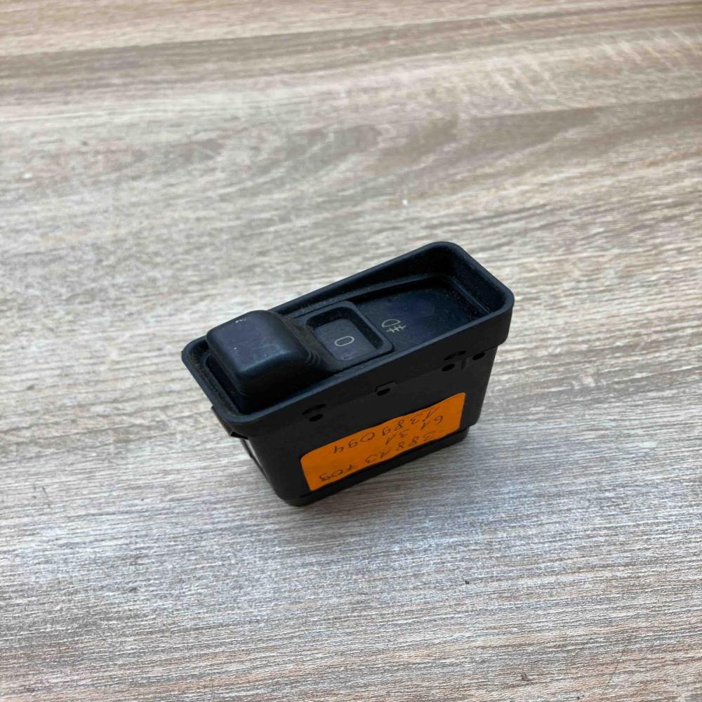 1389094 38813709  Fog light switch BMW 5 E34