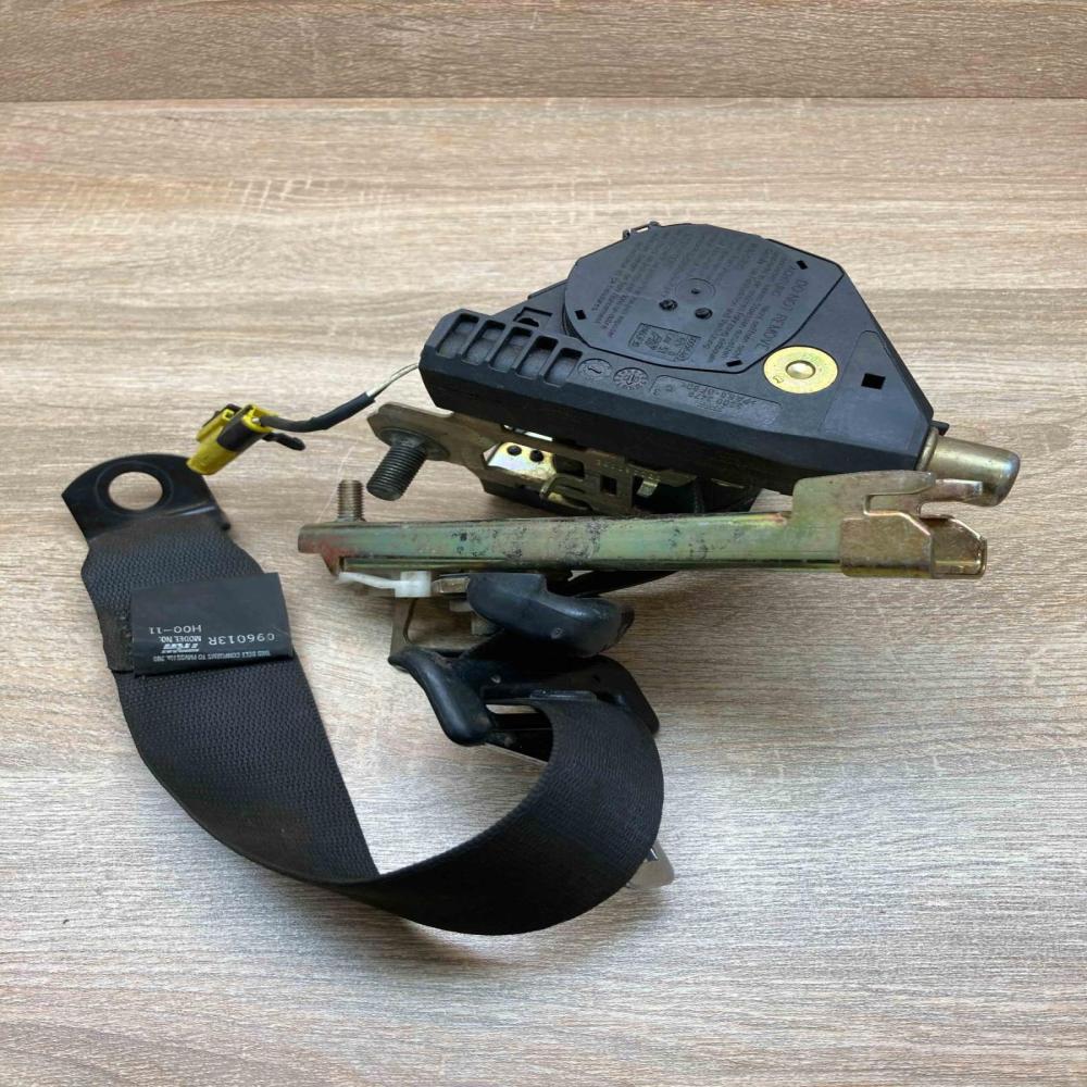 33003479 33015867A  Front seatbelt Mercedes-Benz ML W163