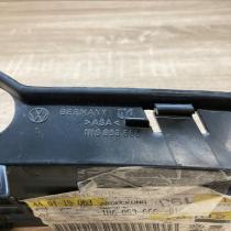 1H6853666   Front bumper lower grill Volkswagen Golf III